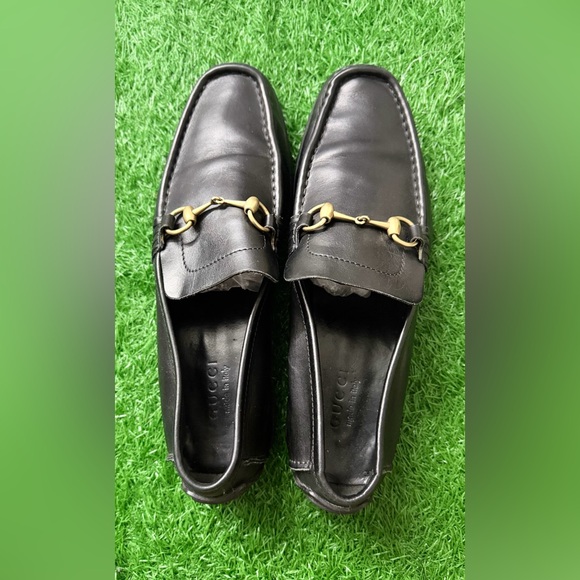Gucci Black Leather Loafers with Gold Accents - Picture 6 of 6